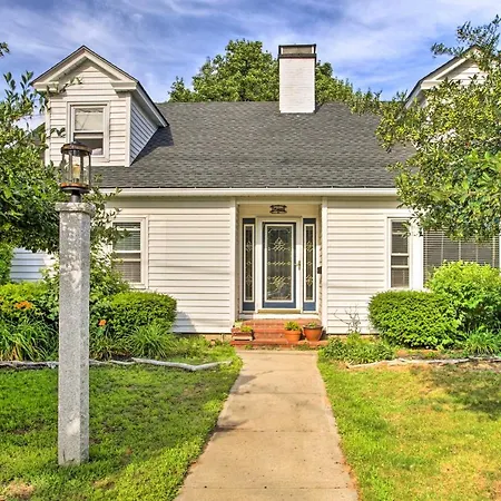 Walking Distance To Beach Maine Home With Deck!